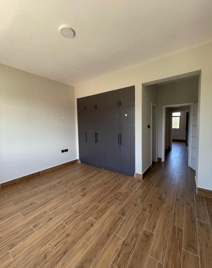 2 Bed Apartment with En Suite at Kingara Road - 5