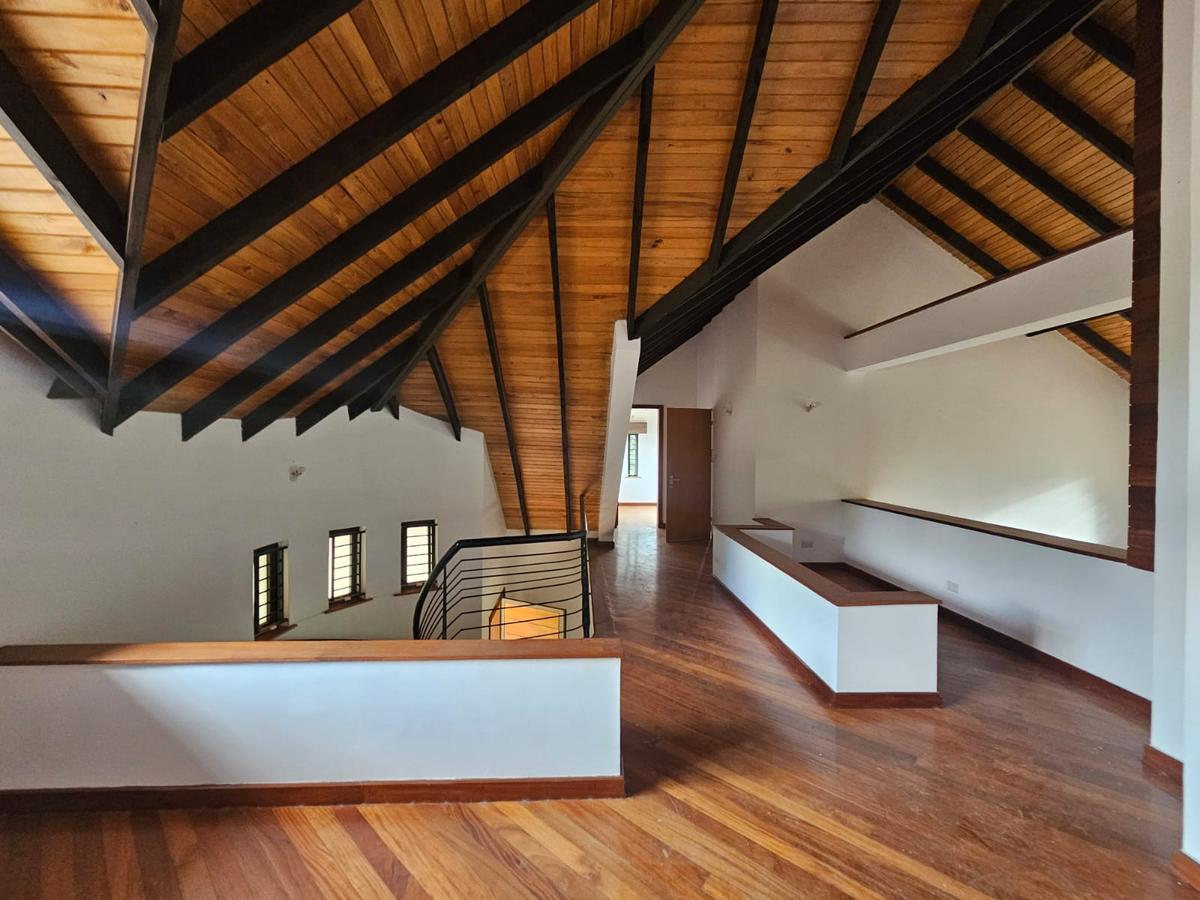 5 Bed House with En Suite in Runda - 15