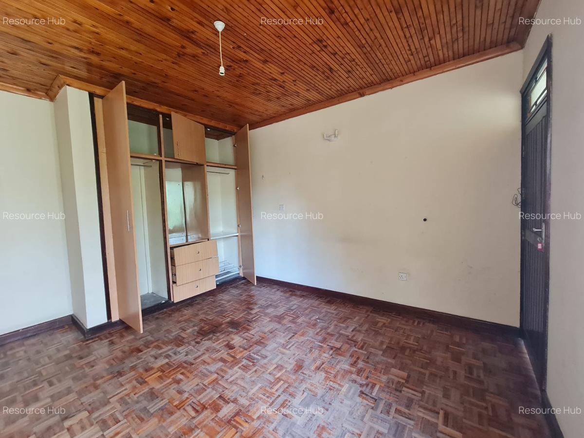 6 Bed House with En Suite at Hardy Area - 1