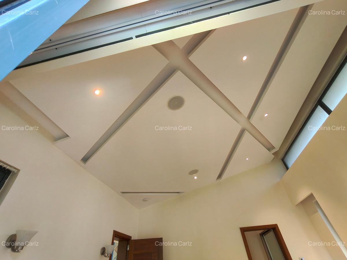 6 Bed House with En Suite at Westlands - 18