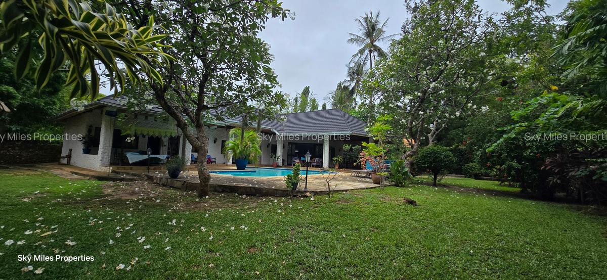 3 Bed Villa with En Suite at Mtwapa La-Marina - 5