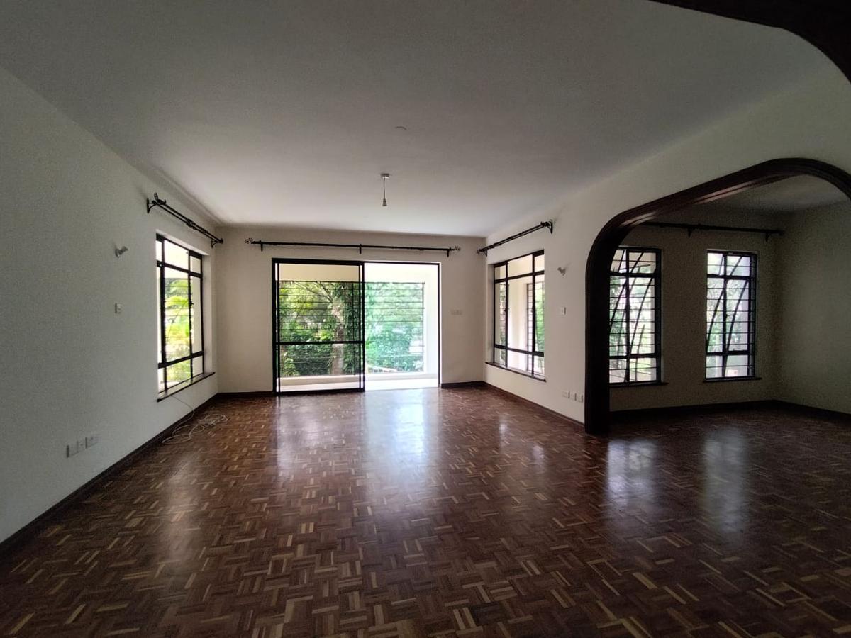 5 Bed Townhouse with En Suite in Westlands Area - 7