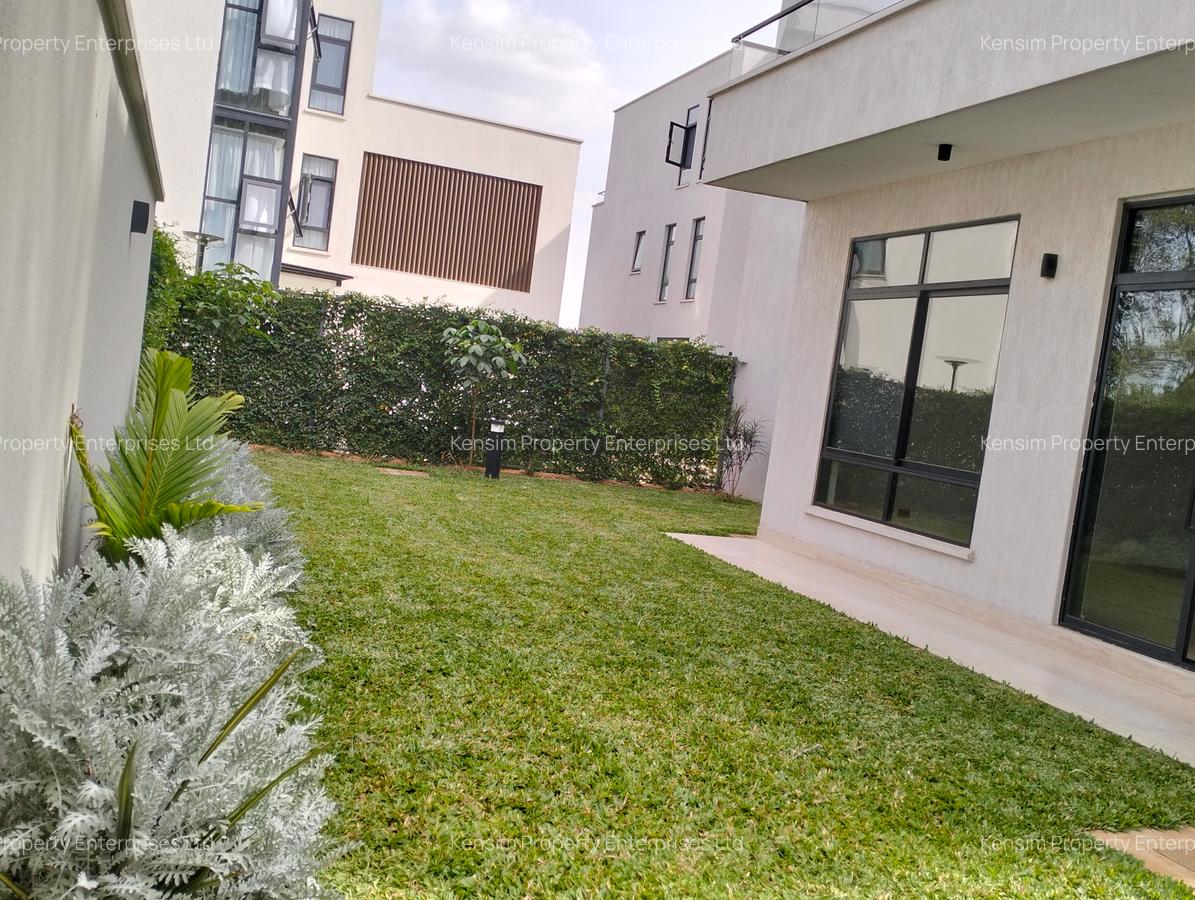 5 Bed Townhouse with En Suite in Lavington - 1