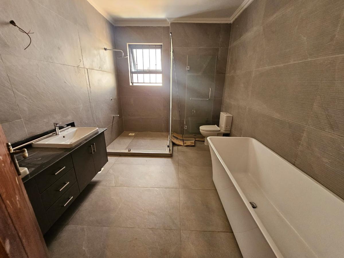 6 Bed House with En Suite in Lower Kabete - 11