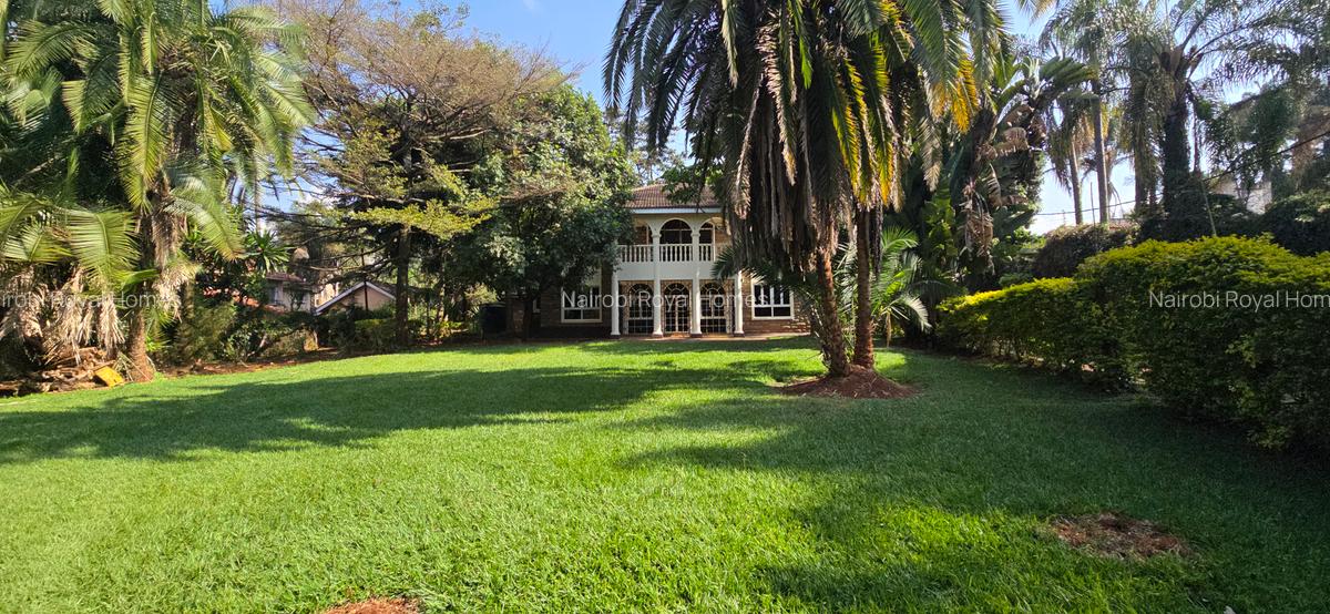 5 Bed House with En Suite at Hillview Clozse - 5