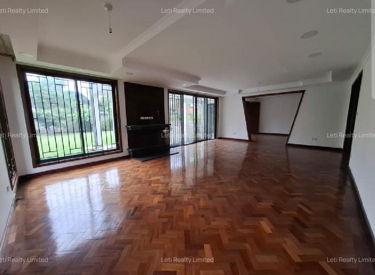 6 Bed Townhouse with En Suite in Lavington - 3