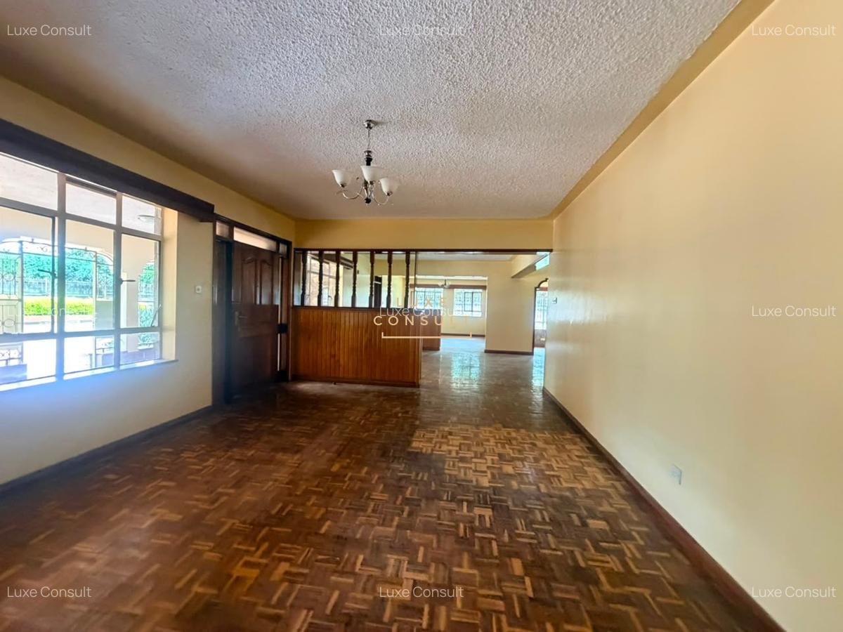 5 Bed Townhouse with En Suite in Nyari - 4