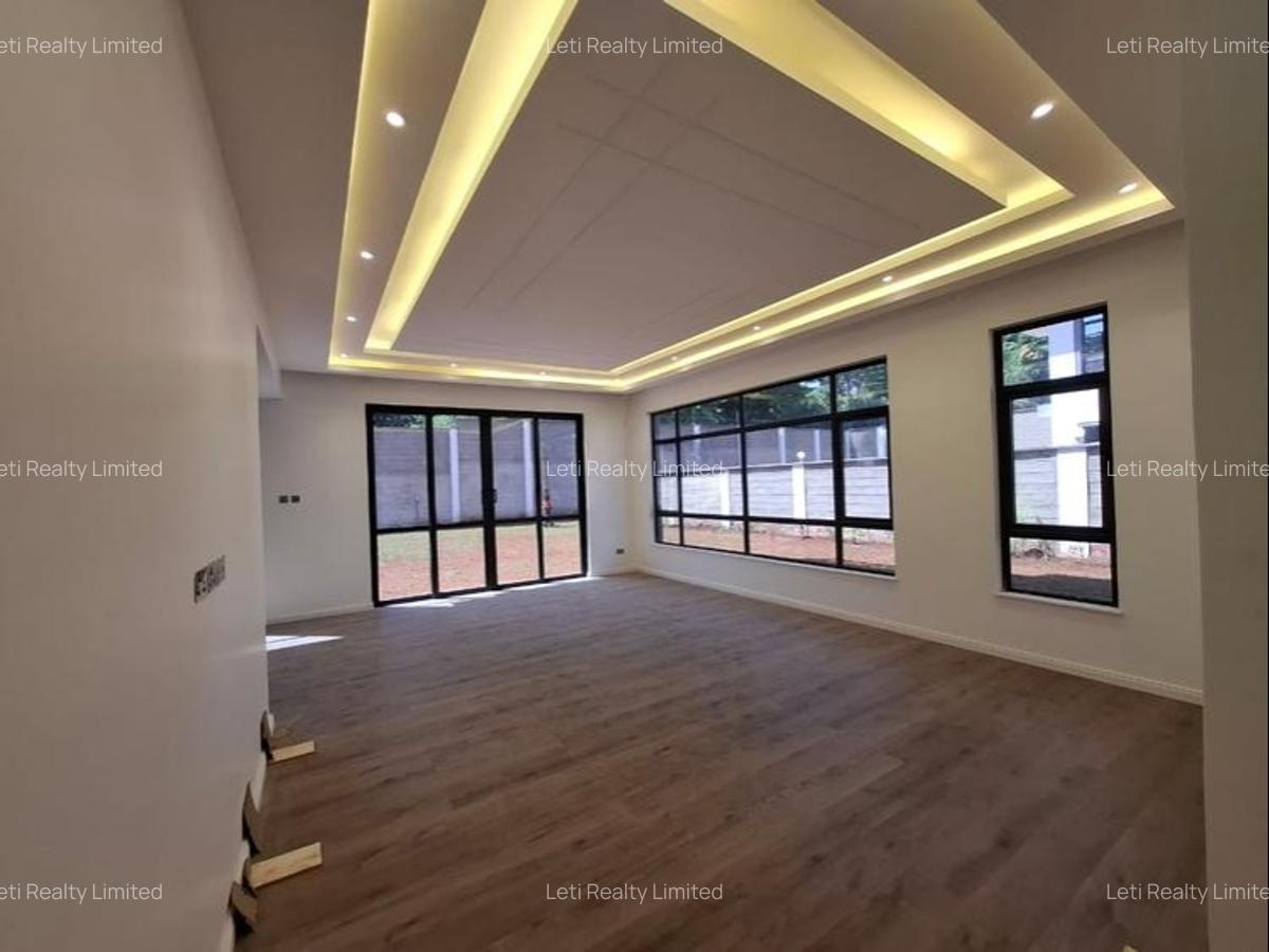 5 Bed Townhouse with En Suite in Lavington - 4