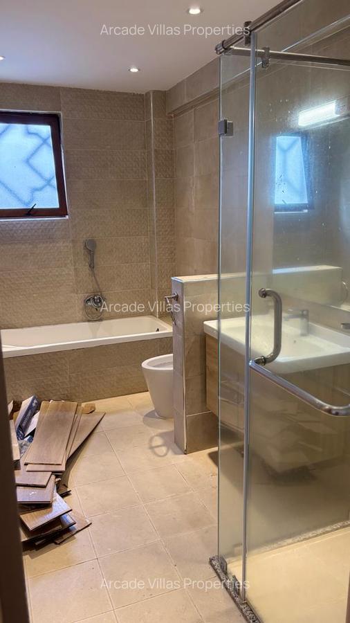 3 Bed Apartment with En Suite in Kileleshwa - 18