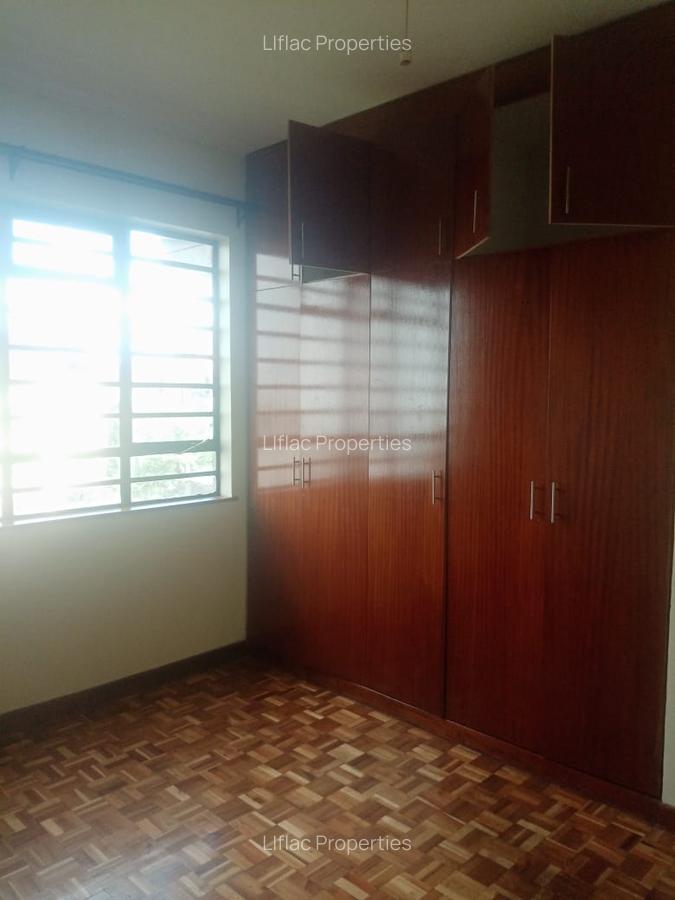 4 Bed Apartment with En Suite at Dennis Pritt - 16