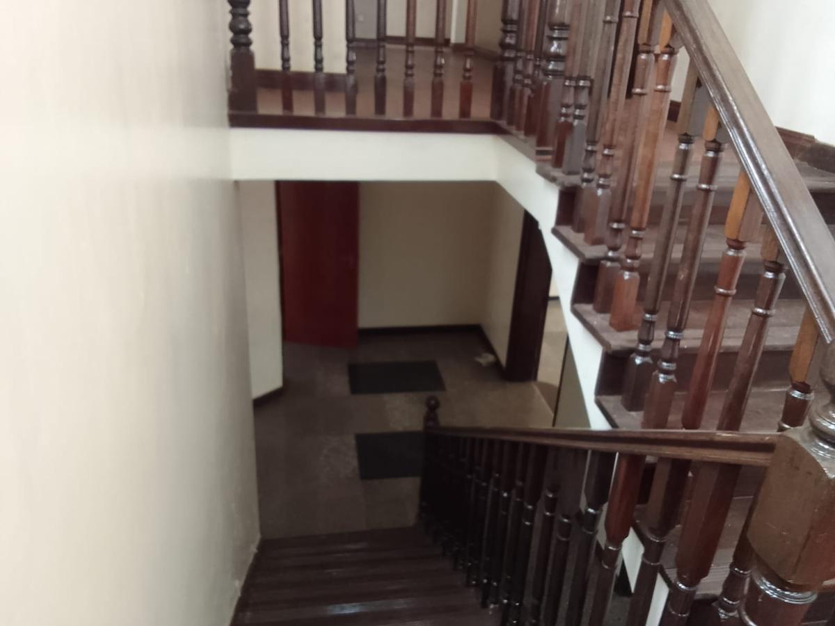 4 Bed Villa with En Suite in Westlands Area - 8