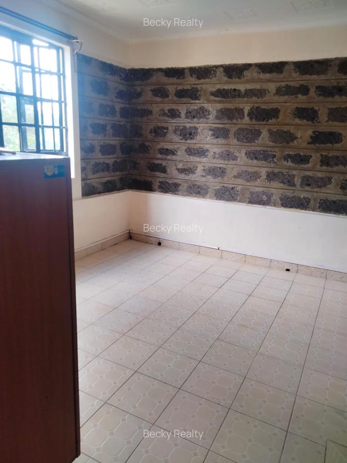 5 Bed House with En Suite at Membley - 4