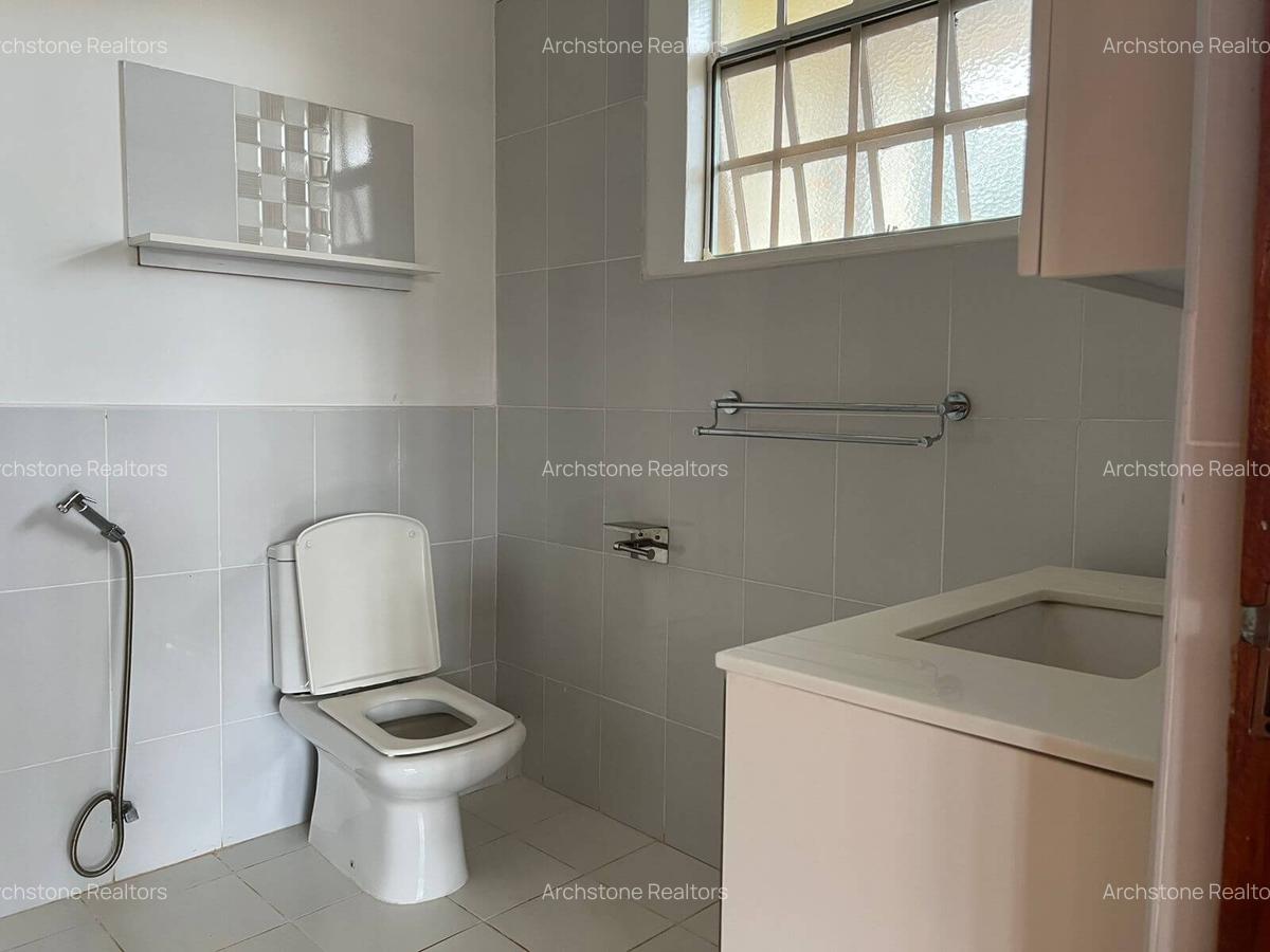 4 Bed Townhouse with En Suite in Rosslyn - 9