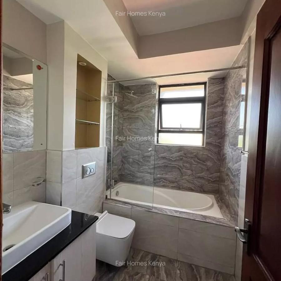 4 Bed Apartment with En Suite at Riverside Drive - 7