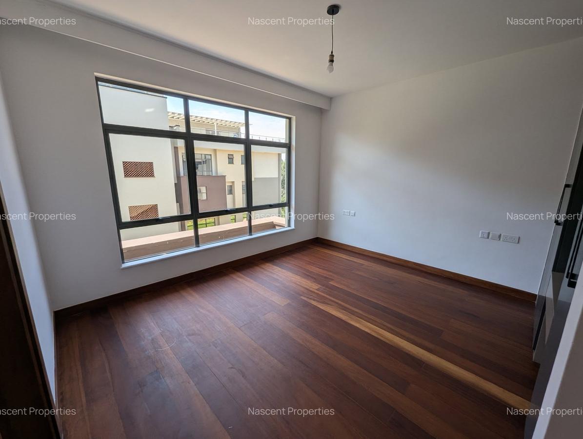 4 Bed Apartment with En Suite at Rosslyn - 16