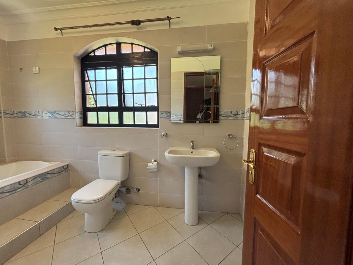4 Bed House with En Suite in Karen - 5