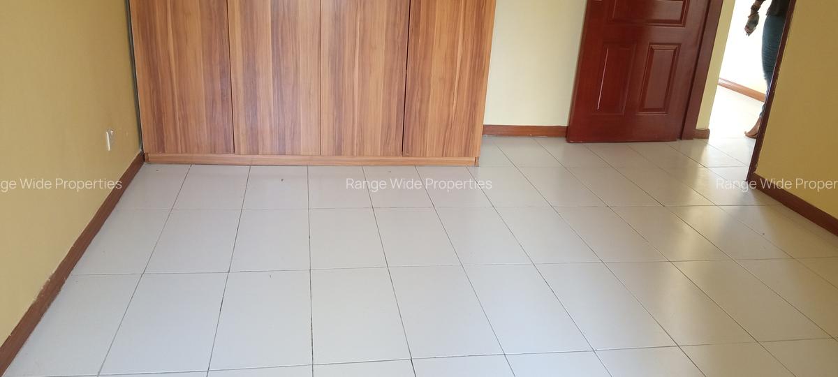 2 Bed Apartment with En Suite in Lavington - 6