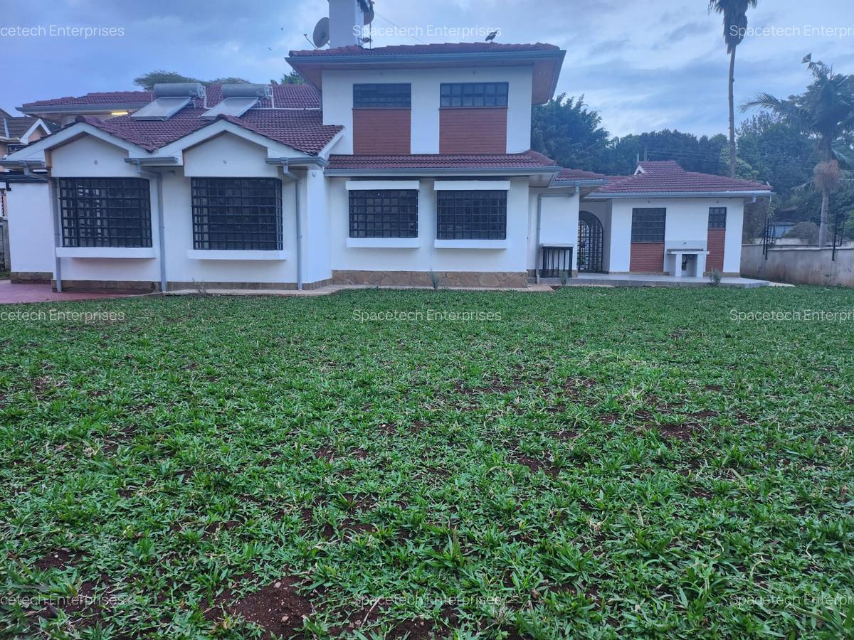 4 Bed House with En Suite in Lavington - 1
