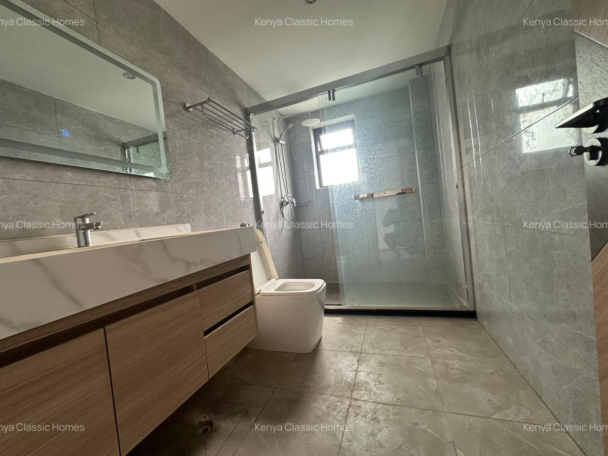 3 Bed Apartment with En Suite at Riverside - 9