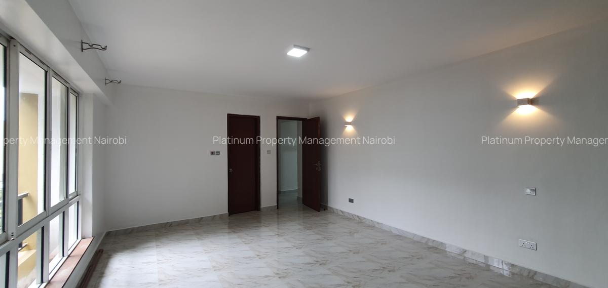 4 Bed Apartment with En Suite in Parklands - 10