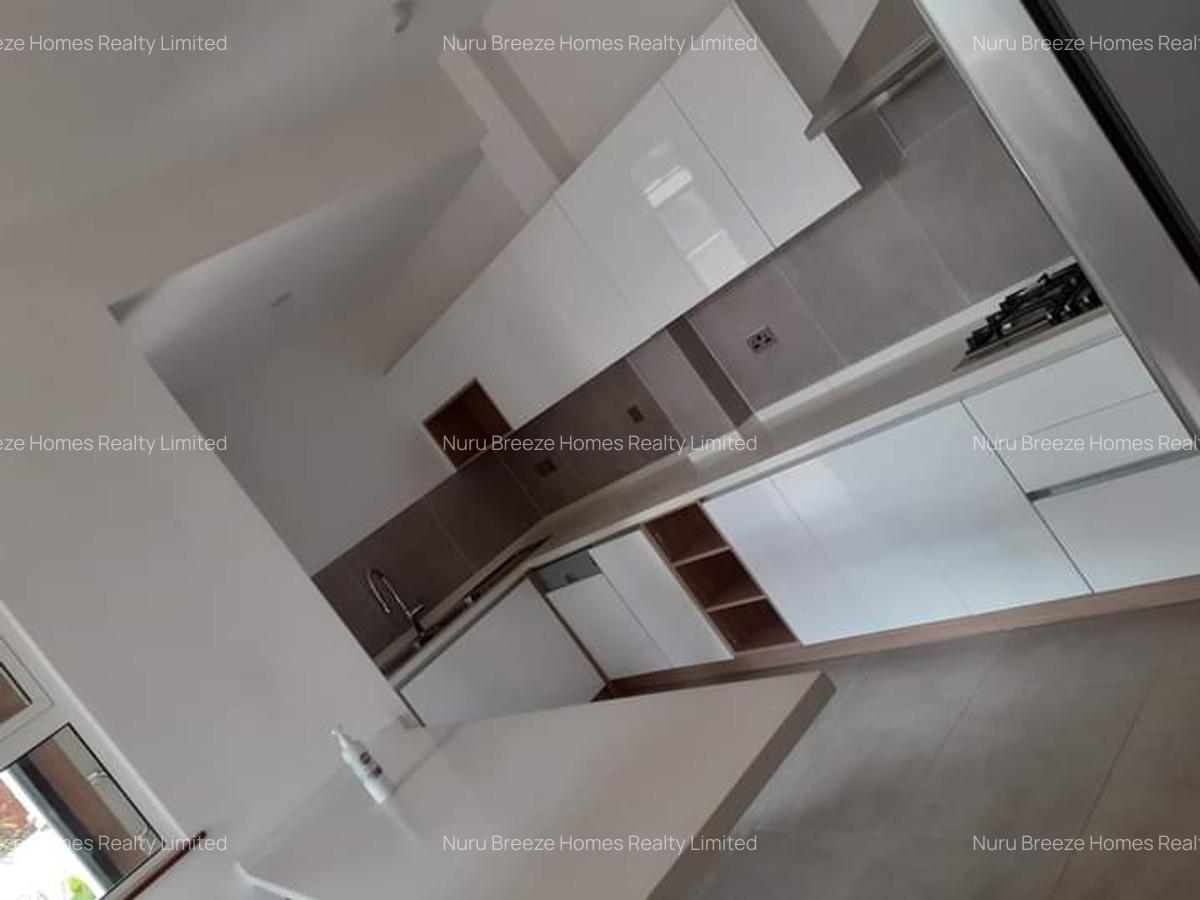 4 Bed Townhouse with En Suite in Lavington - 20