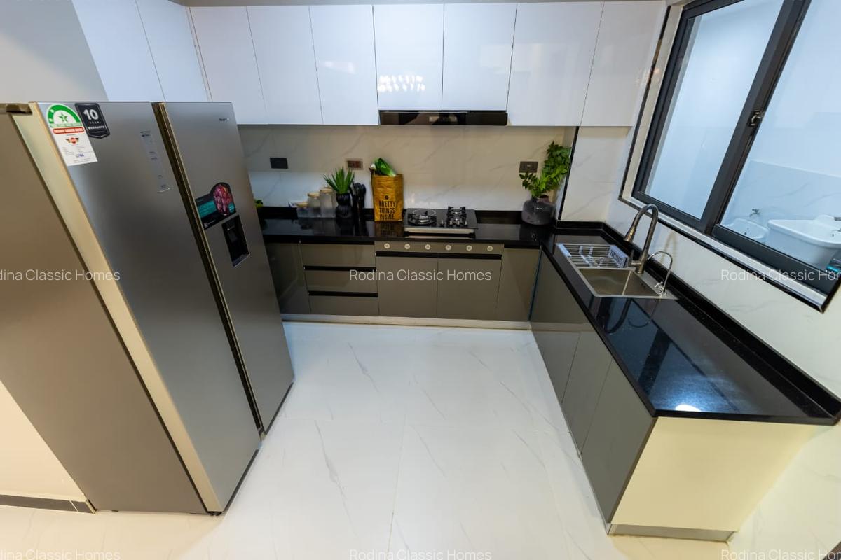 4 Bed Apartment with En Suite at Othaya Road - 9