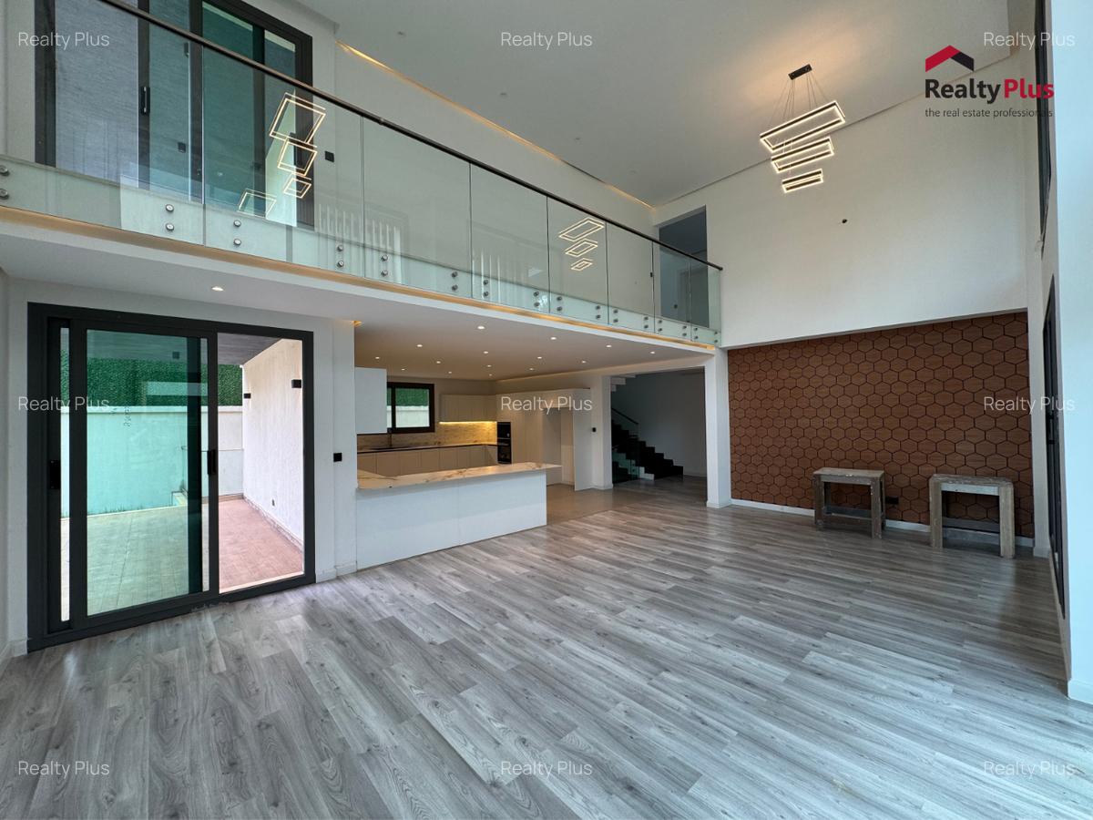 5 Bed Villa with En Suite in Lavington - 6