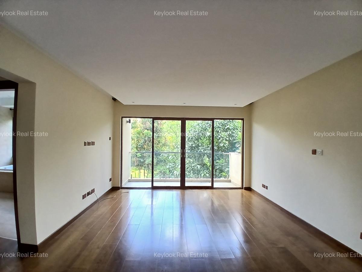 5 Bed Townhouse with En Suite at Lavington Green - 17