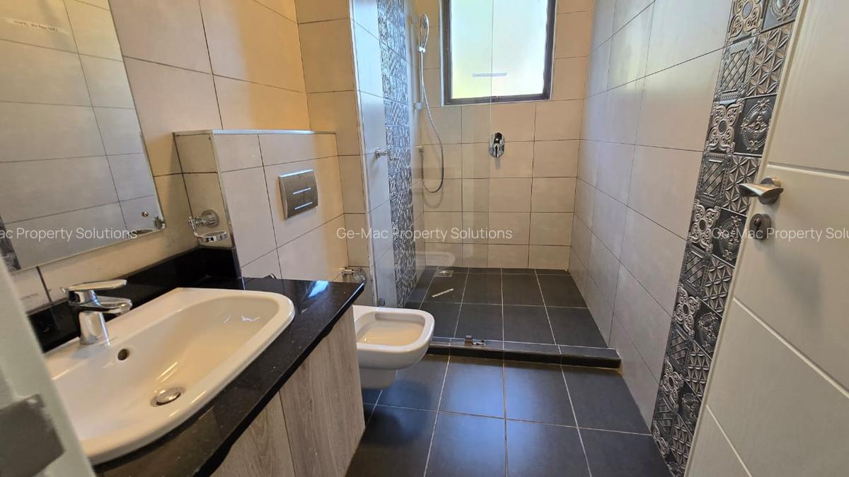 1 Bed Apartment with En Suite in Lavington - 8