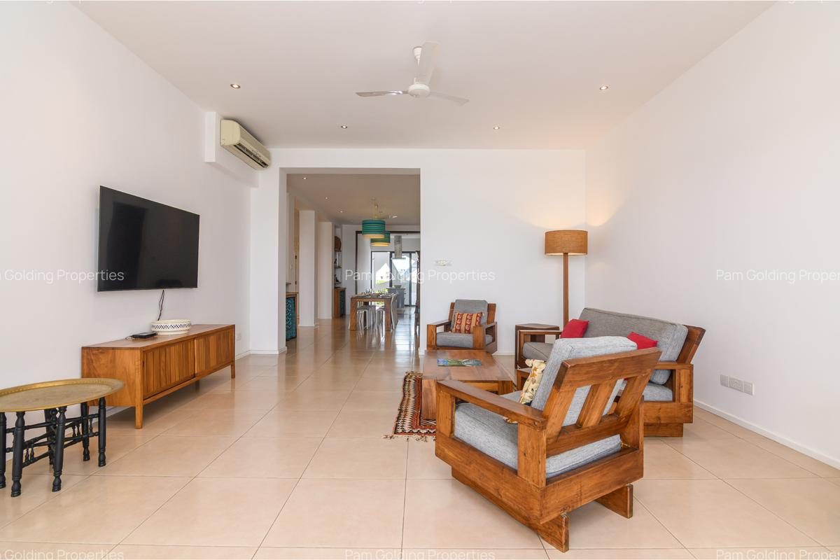 Furnished 3 Bed Apartment with En Suite in Tudor - 2