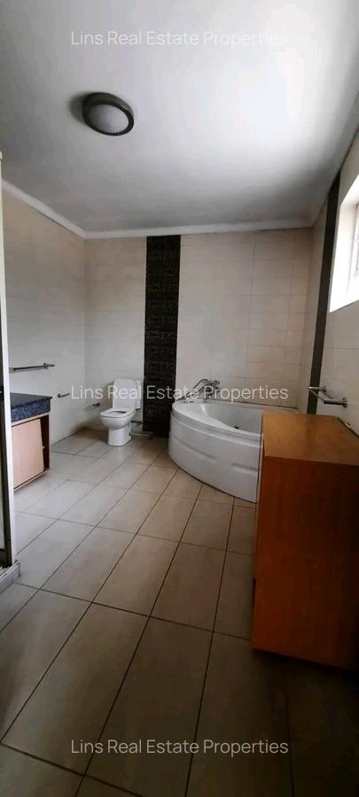 5 Bed Townhouse with En Suite in Lavington - 12