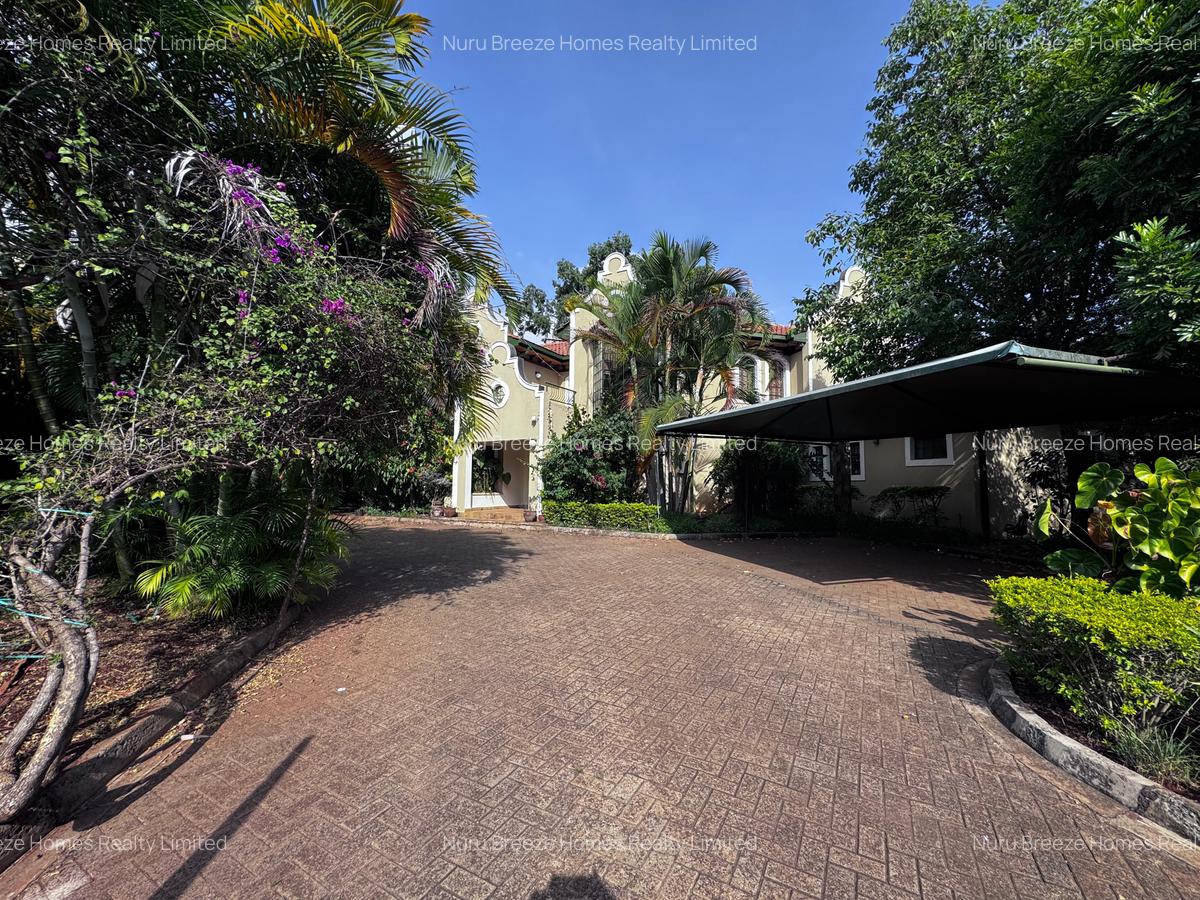 5 Bed Townhouse with En Suite in Runda - 19