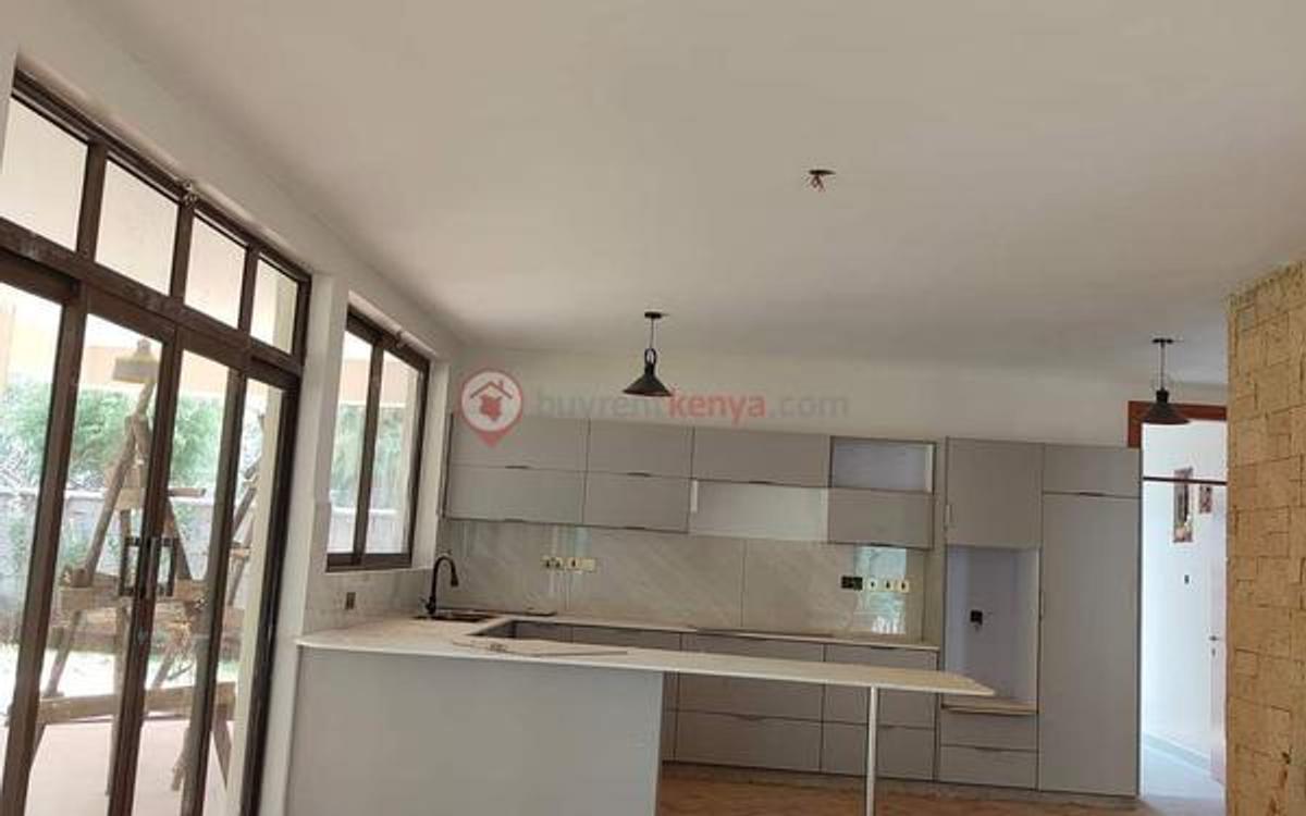 4 Bed Townhouse with En Suite at Mukoma Road - 18