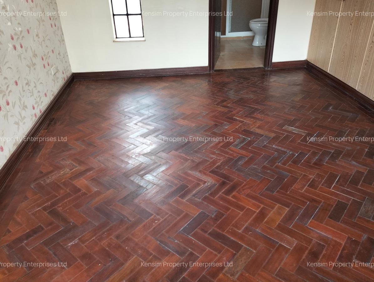 4 Bed Townhouse with En Suite in Lavington - 12