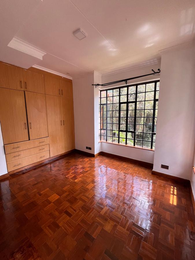 3 Bed Apartment with En Suite in Westlands Area - 4