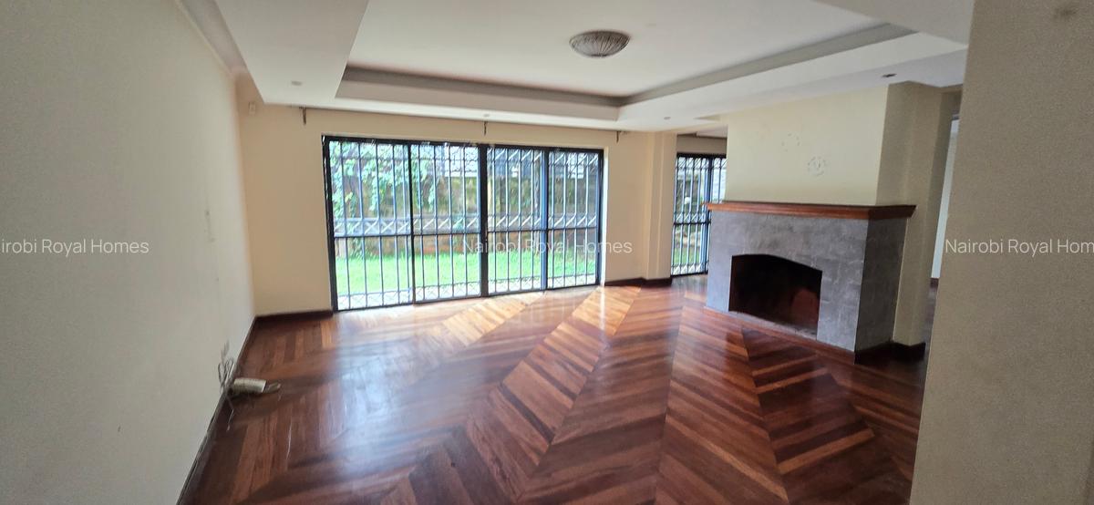 5 Bed Townhouse with En Suite at Lavington Convent Drive - 7