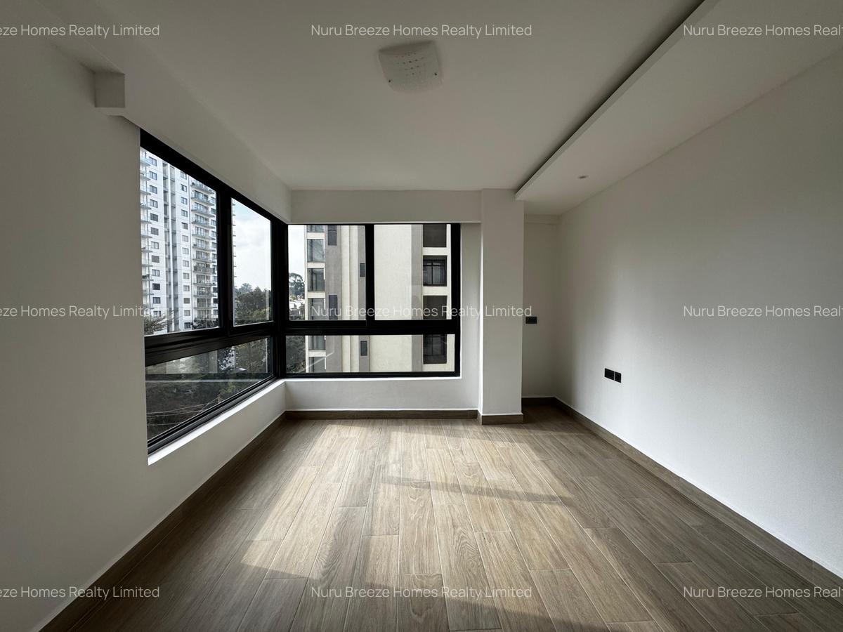 3 Bed Apartment with En Suite in Riverside - 4