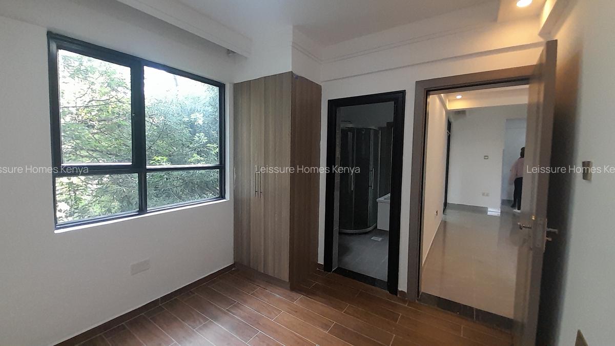2 Bed Apartment with En Suite at Hatheru Road - 13