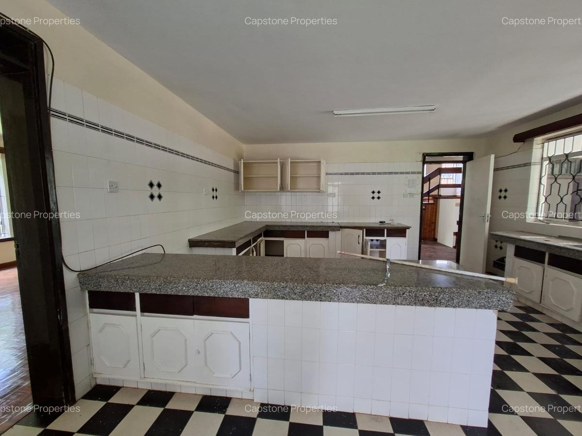 5 Bed House with En Suite in Gigiri - 11