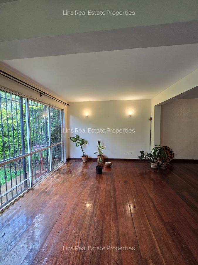 5 Bed Townhouse with En Suite in Brookside - 15