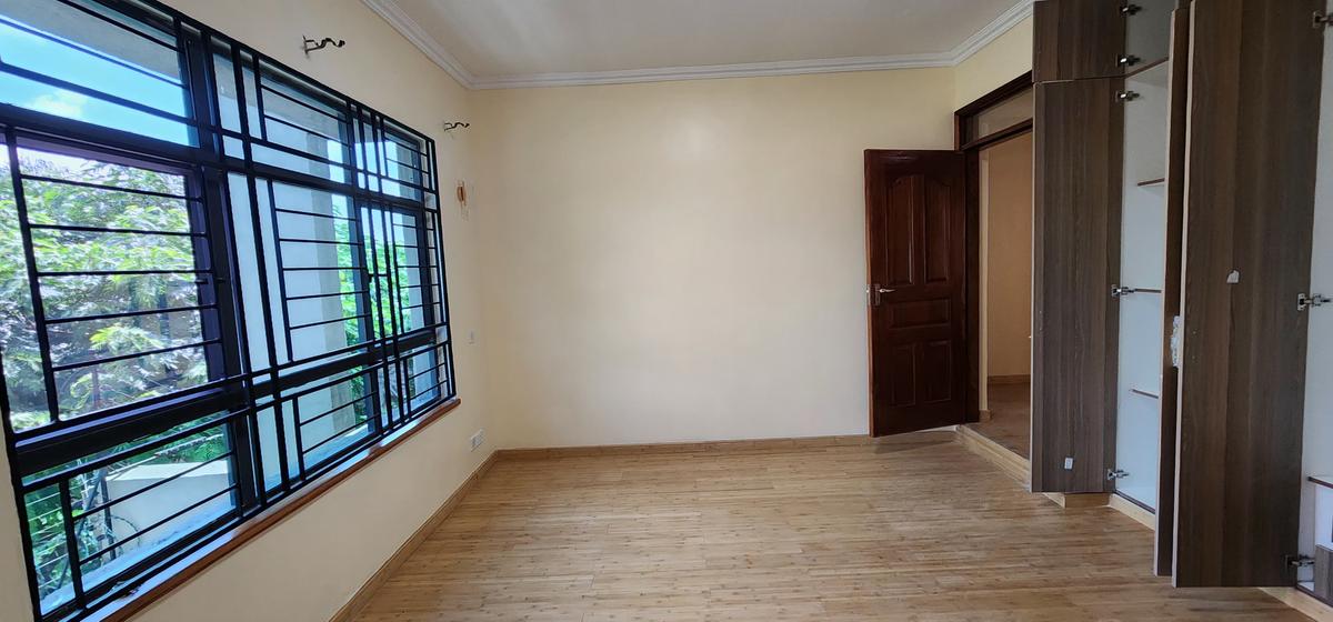 5 Bed Villa with En Suite in Lavington - 5