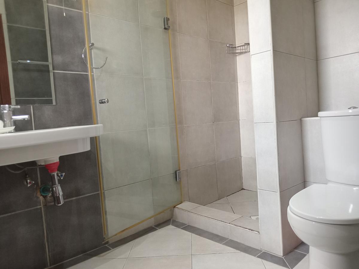 Serviced 3 Bed Apartment with En Suite in Kilimani - 15