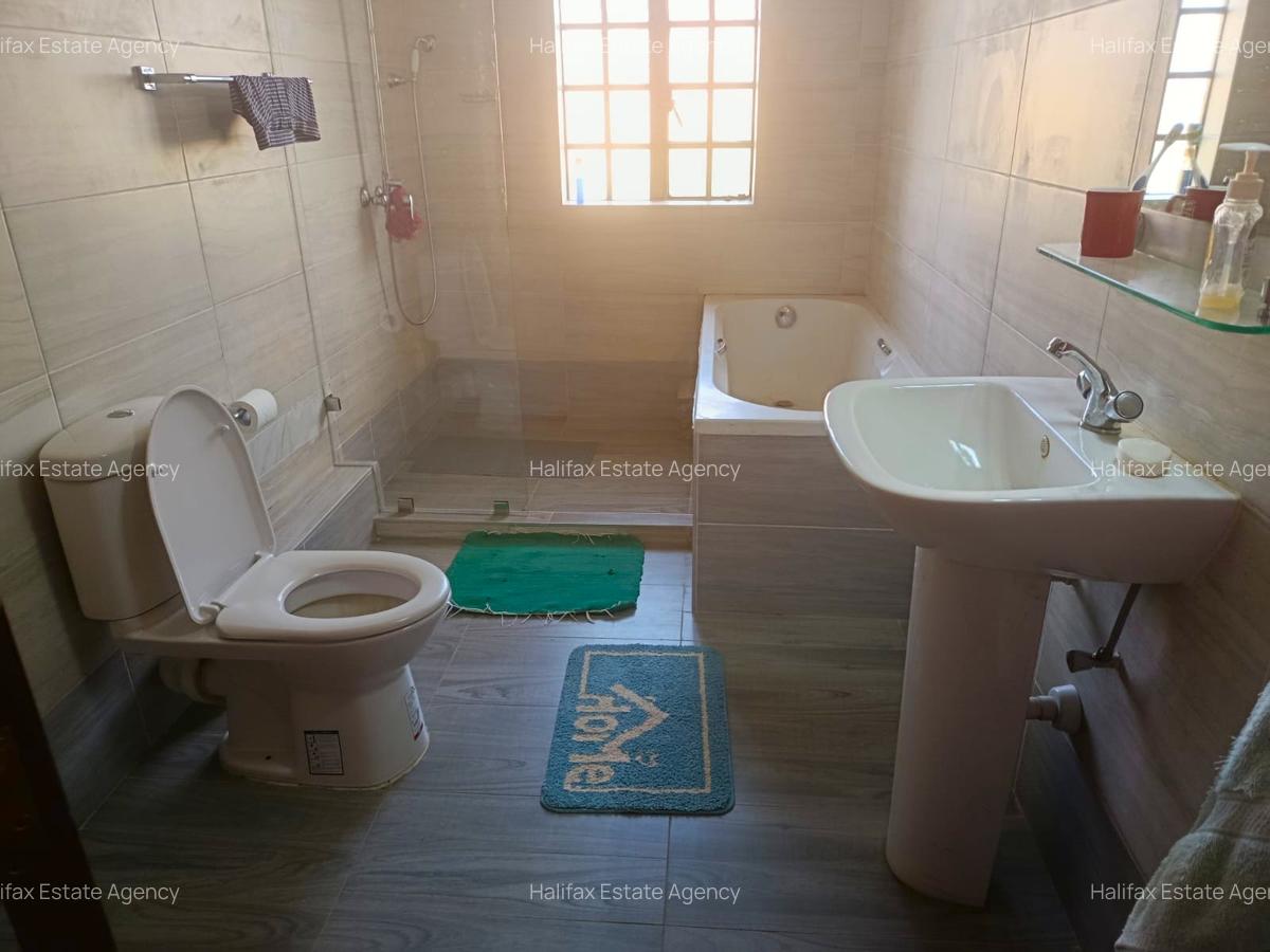 6 Bed House with En Suite in Runda - 14