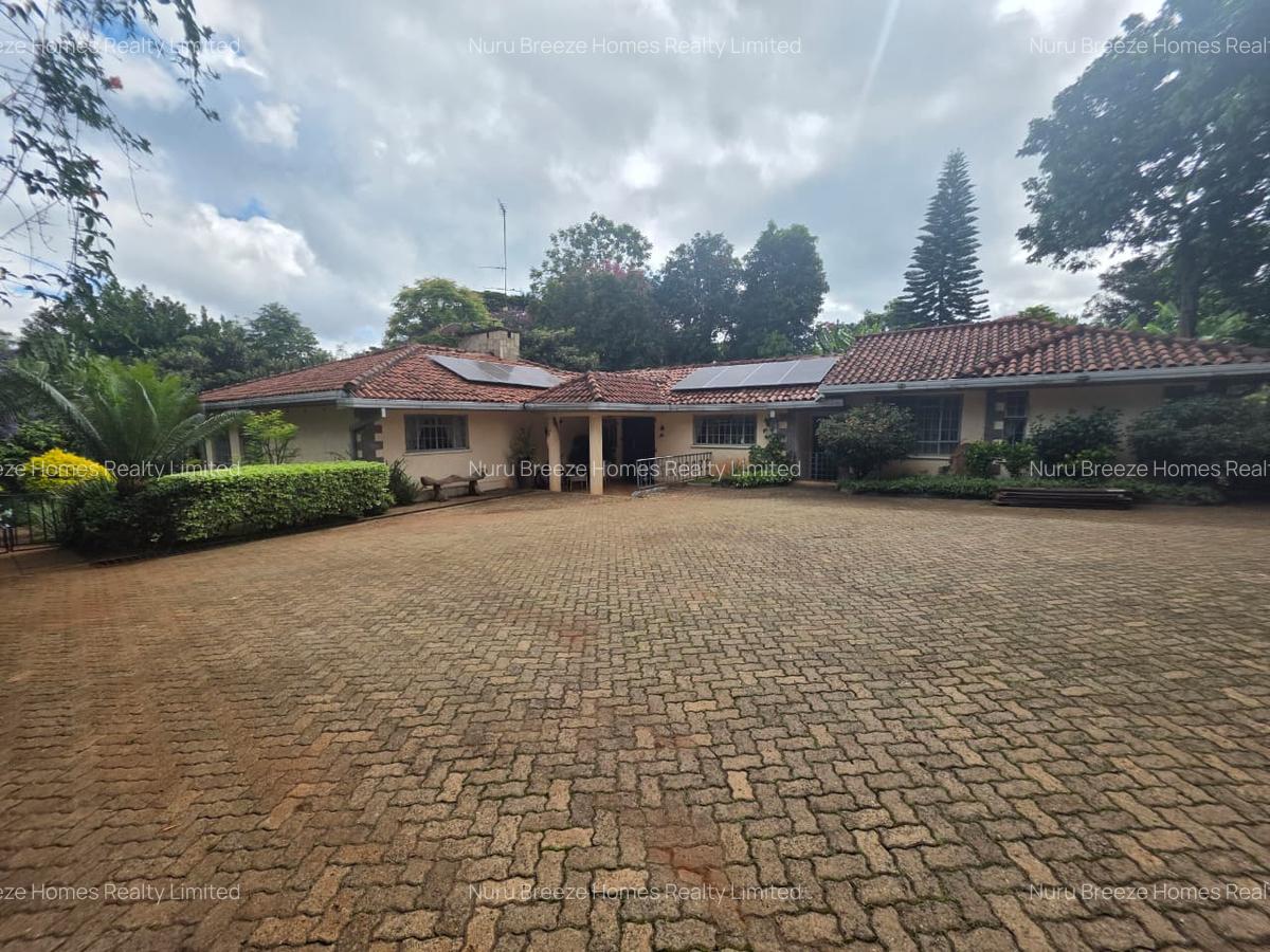5 Bed House with En Suite in Kyuna - 1