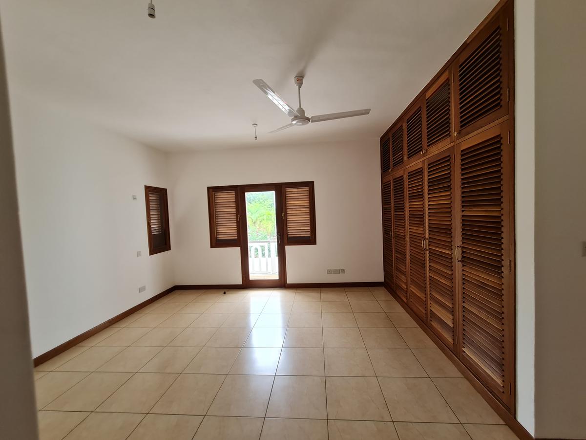 4 Bed Villa with En Suite in Nyali Area - 13