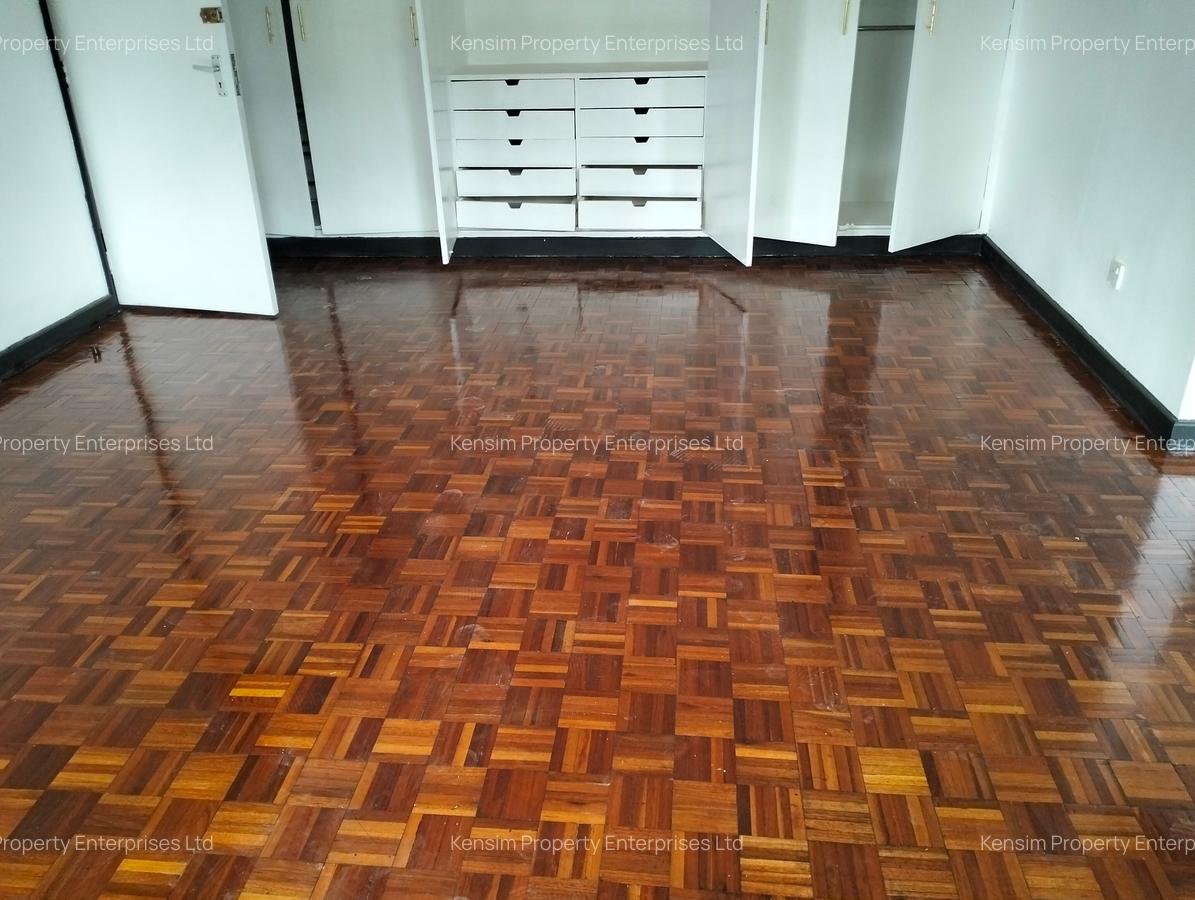 4 Bed Townhouse with En Suite in Lavington - 11