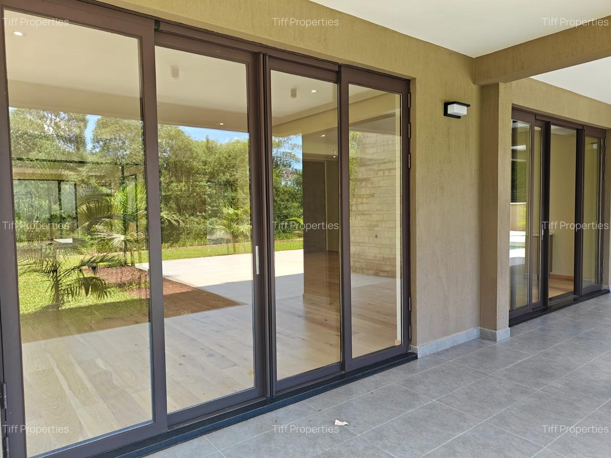 6 Bed House in Nyari - 15