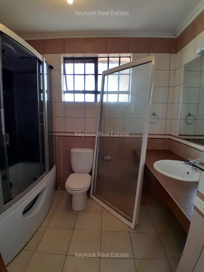 4 Bed Townhouse with En Suite at Lavington - 10