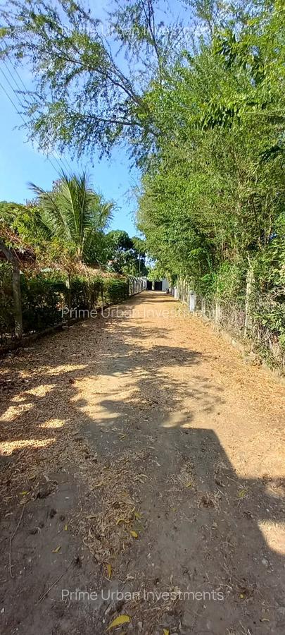 5 Bed Villa with En Suite in Kikambala - 4