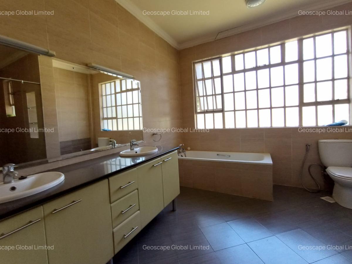 4 Bed House with En Suite in Karen - 8